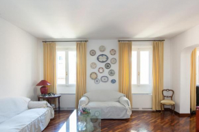 Dora Trevi Apartment